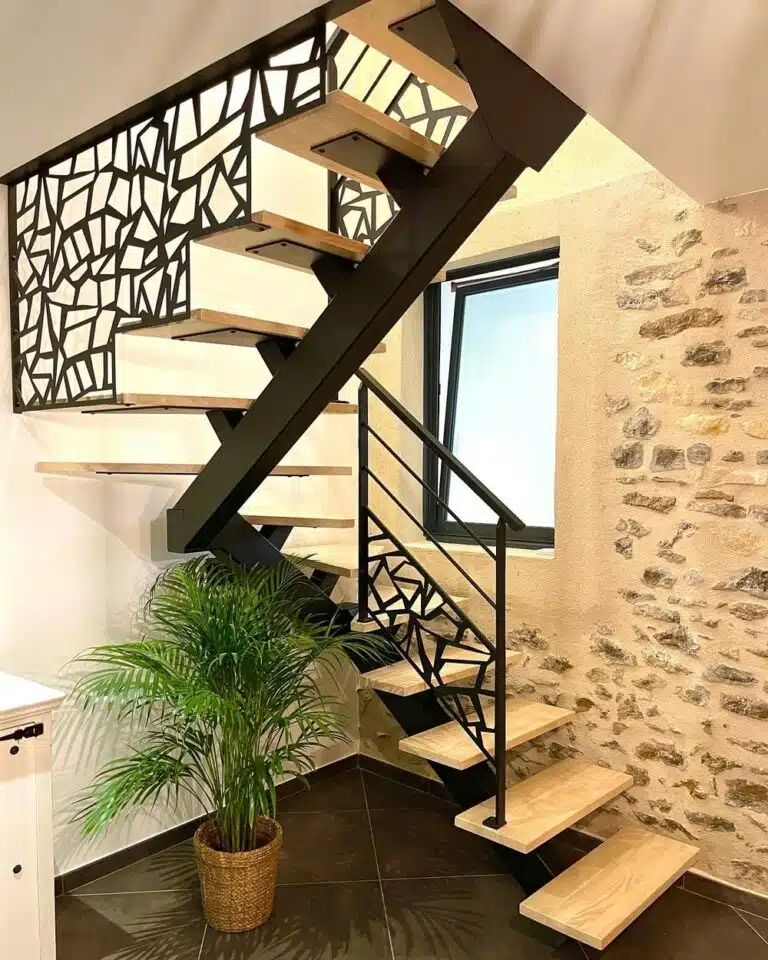 Escalier en découpe laser - Saint-Georges-du-Bois